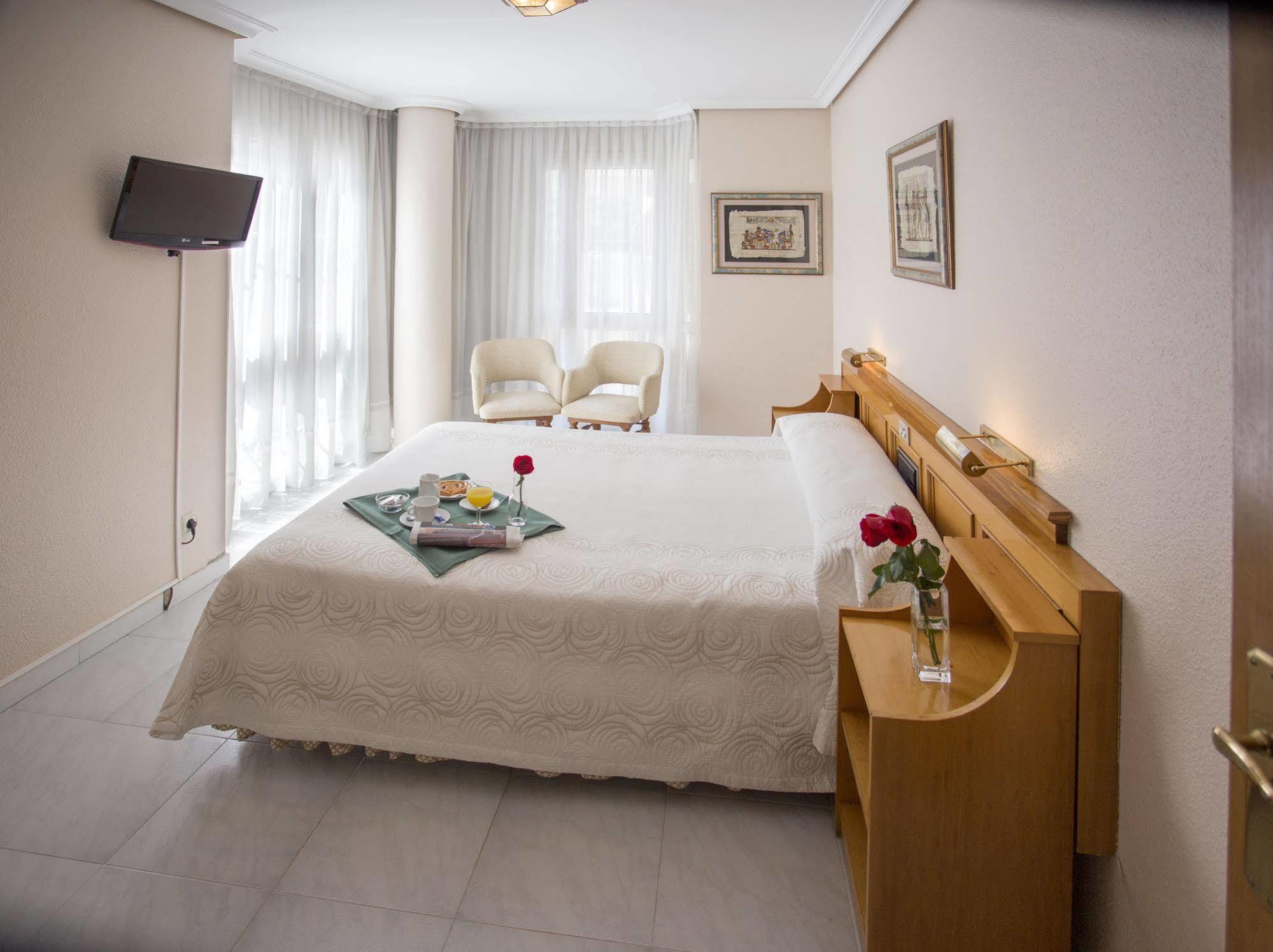 Hotel Don Rodrigo Palencia Exterior photo
